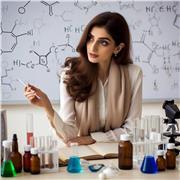 Dottorato in Chimica fisica, laureato in chimica, zologia e botanica